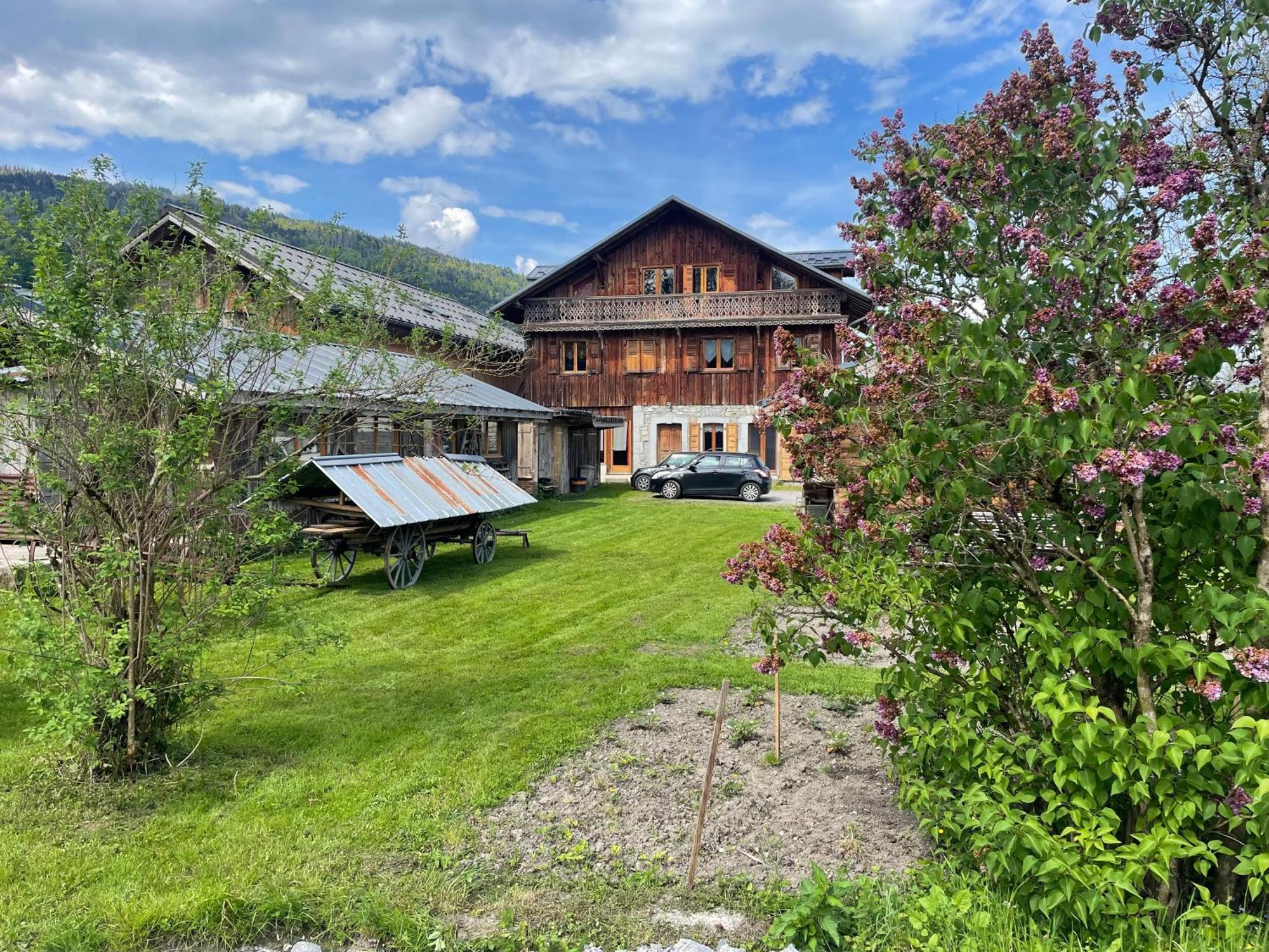 Les Grand Fats Apartment Morillon Exterior photo
